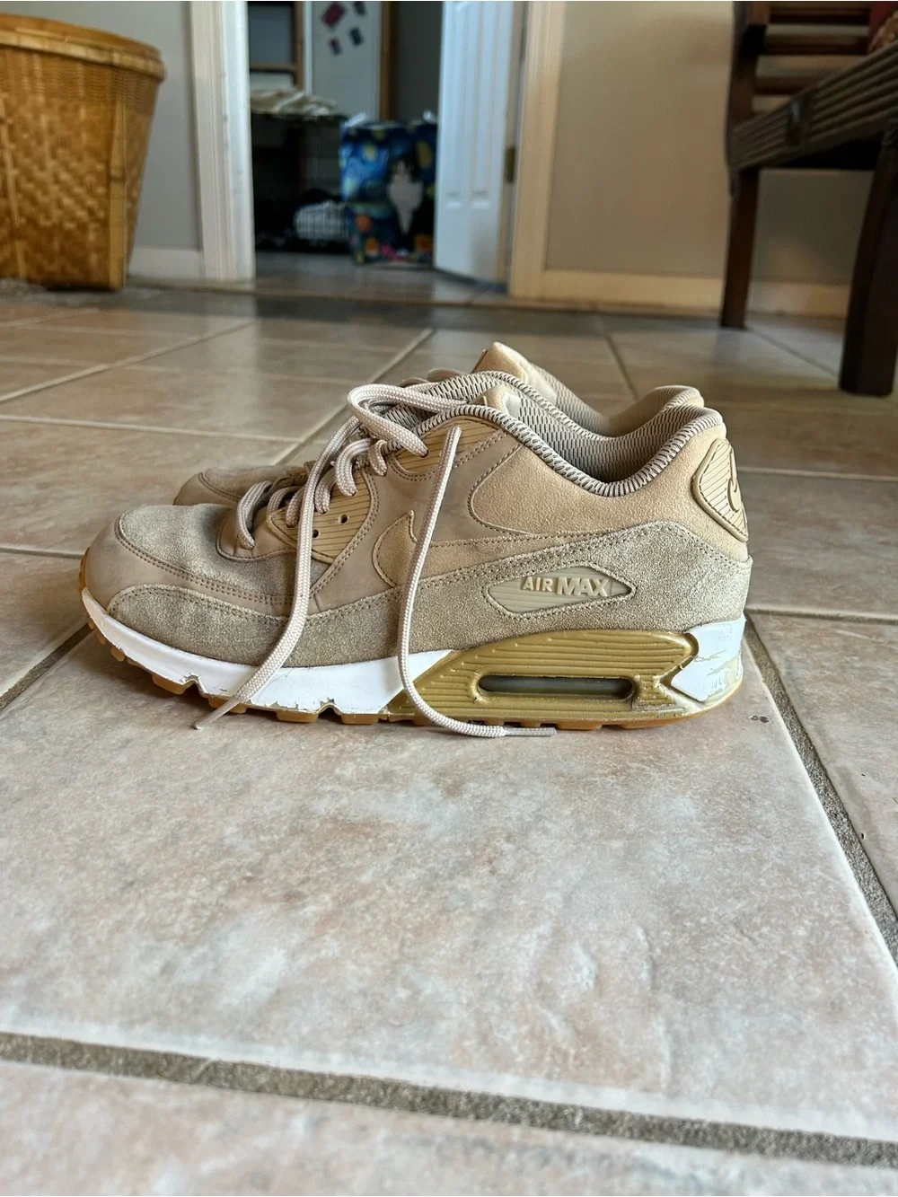 Nike Air Max Men's Casual Lace-Up Sneakers in Beige